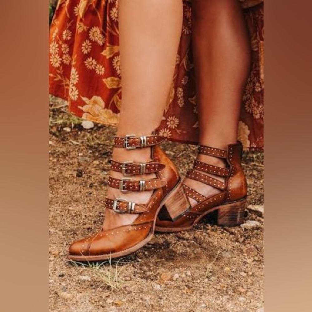 Freebird Felicity Brown Studded Heeled Booties Women's Size 7M